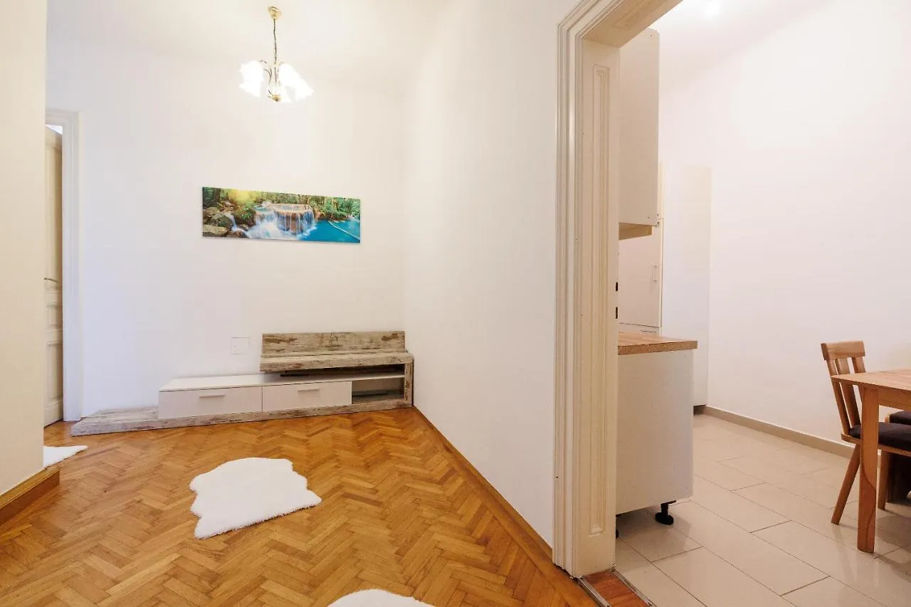 Central Apartment - Private Sauna Wiedeń